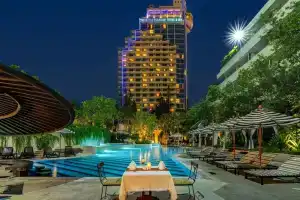 The Royal Paradise Hotel & Spa - Sha Extra Plus, Патонг
